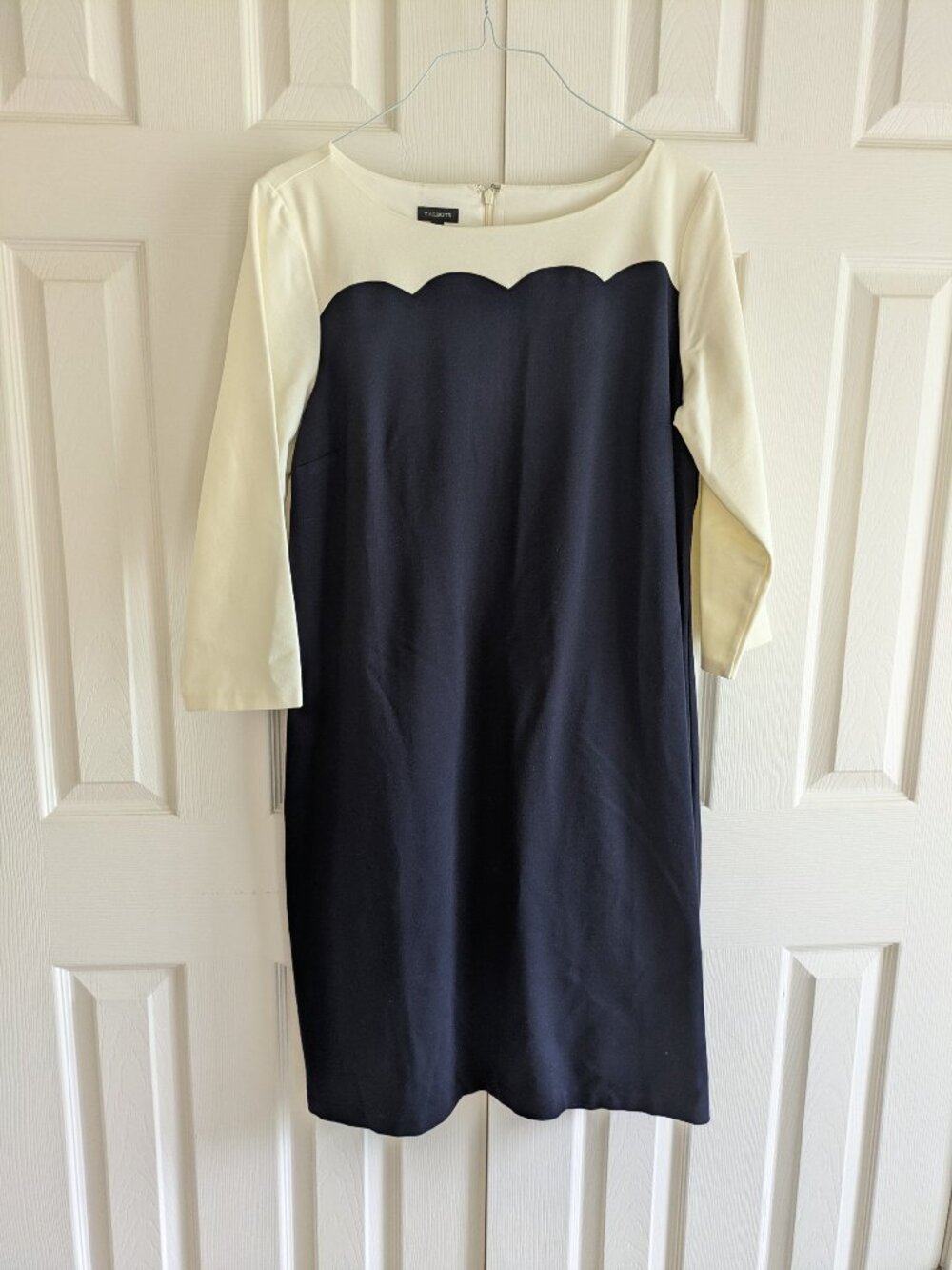 Talbots Size 16 Navy/Cream 3/4 Sleeve Dress with Scallops along the top